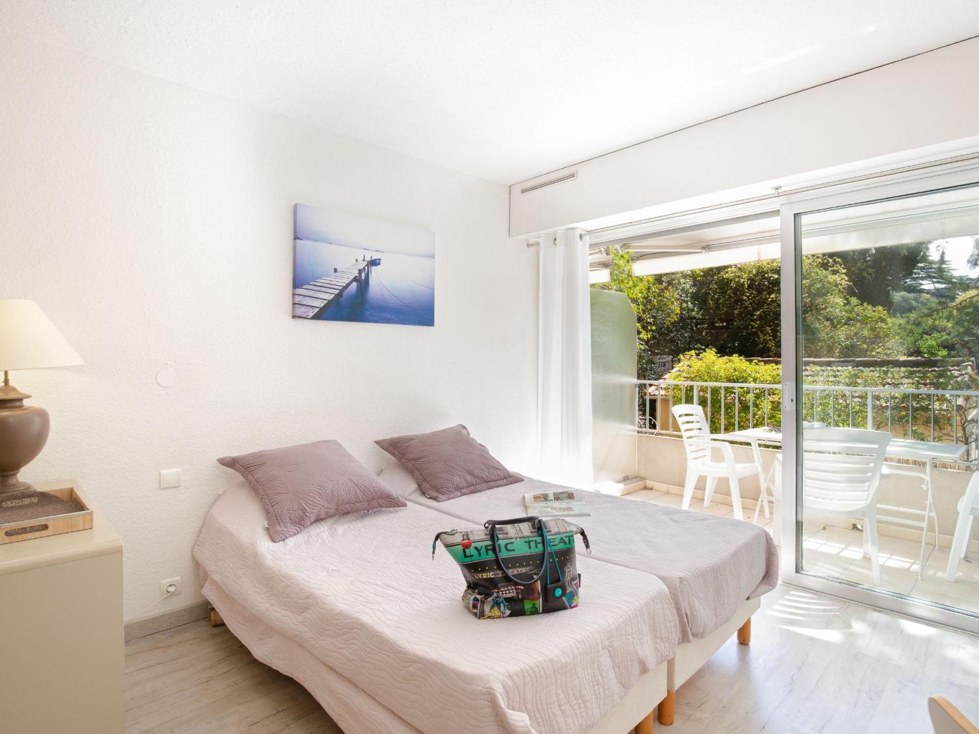 Studio Climatise Pour 3, Face Est, A 50M Plage Et Proche Commerces - Fr-1-466A-23 Сен-Рафаэль Экстерьер фото